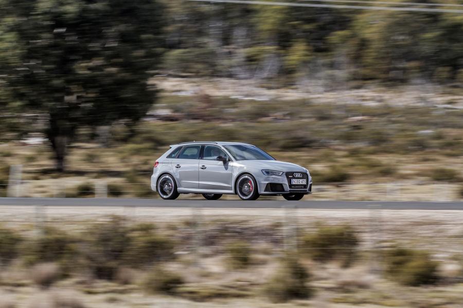  Audi RS3 Sportback (8V) 2015 года  (AU) (фото 8 из 30)